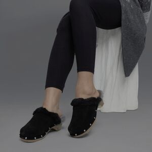 Cloud Nine Sheepskin Ladies Monica Sheepskin Clog